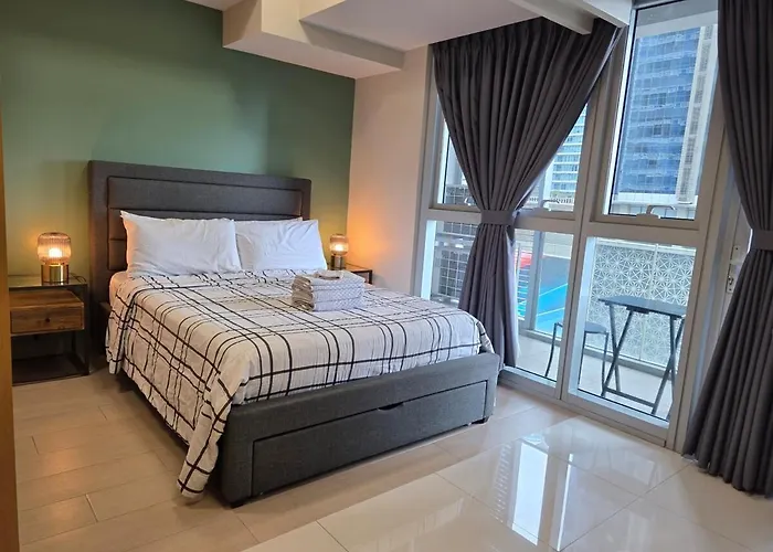 Bgc Uptown Cosy Vibe With Balcony And Fast Wi-fi Close To Grand Hyatt Malls St Lukes Apartamento *