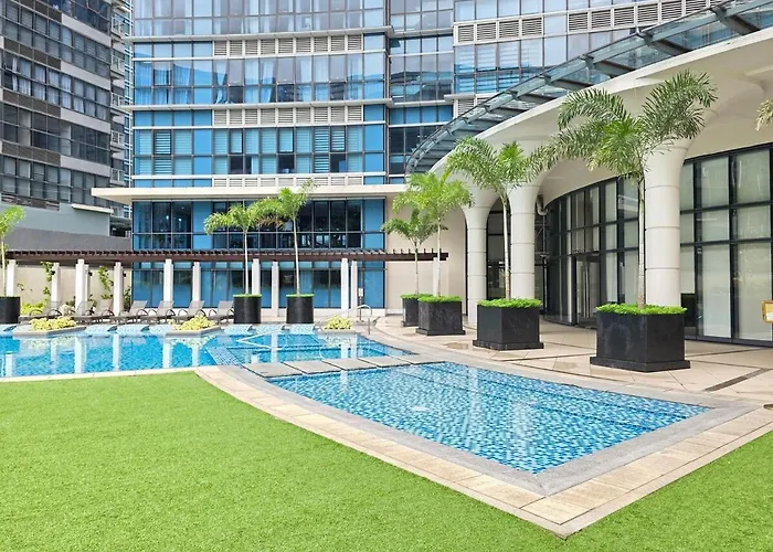 Bgc Uptown Cosy Vibe With Balcony And Fast Wi-fi Close To Grand Hyatt Malls St Lukes