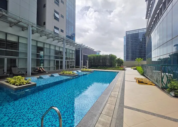 Bgc Uptown Cosy Vibe With Balcony And Fast Wi-fi Close To Grand Hyatt Malls St Lukes *