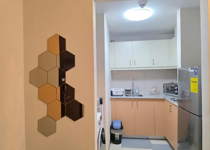 Bgc Uptown Cosy Vibe With Balcony And Fast Wi-fi Close To Grand Hyatt Malls St Lukes