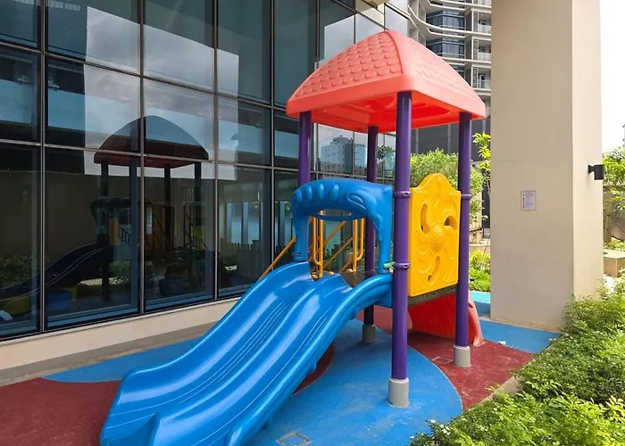 Apartamento Bgc Uptown Cosy Vibe With Balcony And Fast Wi-fi Close To Grand Hyatt Malls St Lukes