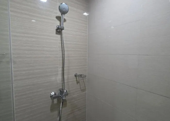Bgc Uptown Cosy Vibe With Balcony And Fast Wi-fi Close To Grand Hyatt Malls St Lukes * Manila