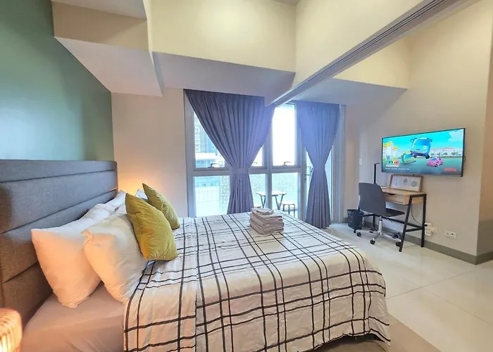 Bgc Uptown Cosy Vibe With Balcony And Fast Wi-fi Close To Grand Hyatt Malls St Lukes Apartamento Manila