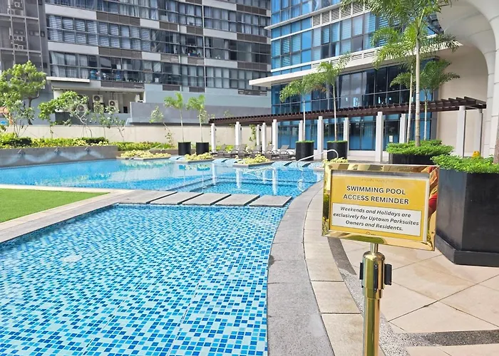 Bgc Uptown Cosy Vibe With Balcony And Fast Wi-fi Close To Grand Hyatt Malls St Lukes